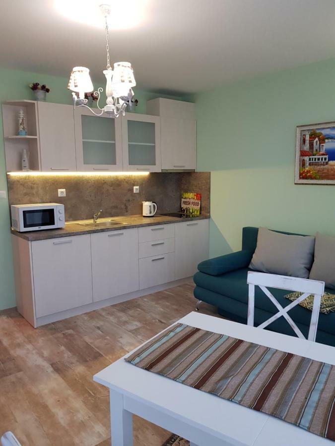 Apartmán Sea Garden Delux Černomorec Exteriér fotografie